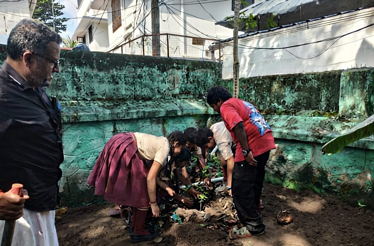 GUPS PALKULANGARA